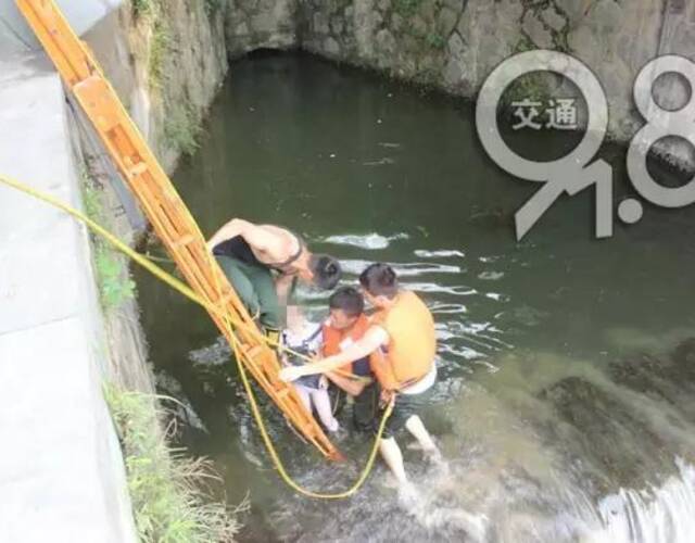 多方回应16岁女孩湖边落水溺亡